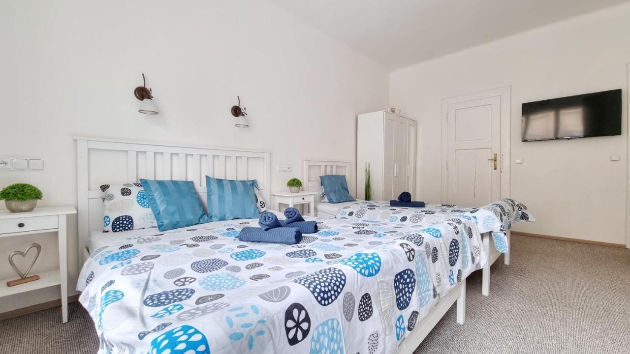 Finnem Rentals Zikova Prague Luaran gambar