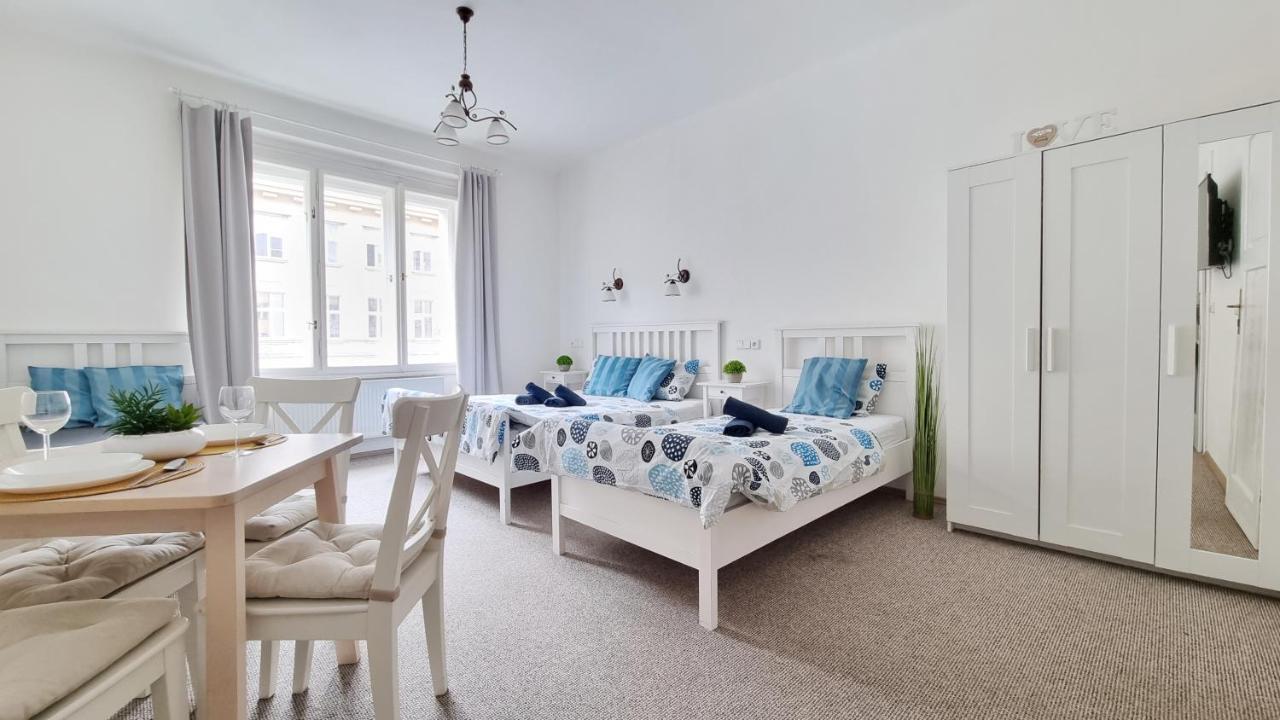 Finnem Rentals Zikova Prague Luaran gambar
