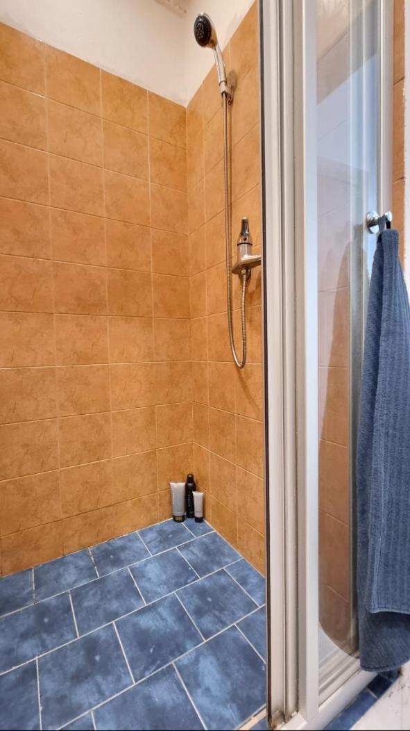 Finnem Rentals Zikova Prague Luaran gambar